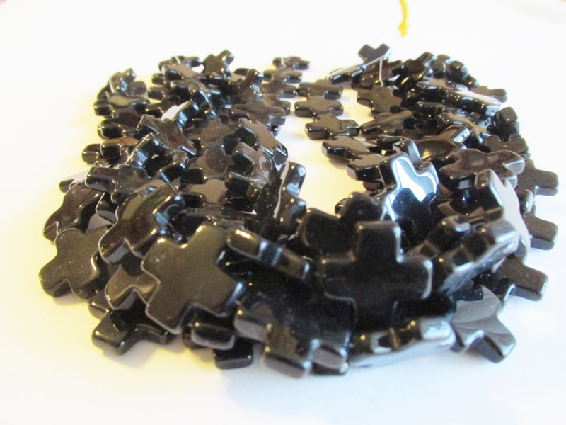 (image for) Black Glass cross beads #1317 - Click Image to Close